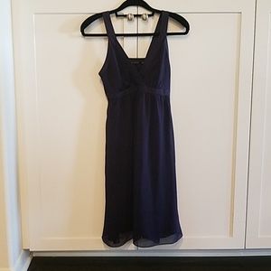 Flowy empire waist v-neck plum sleeveless dress